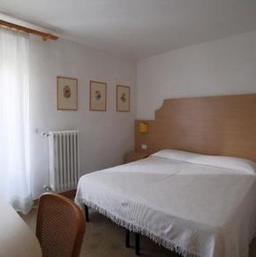 NearBy Hotel