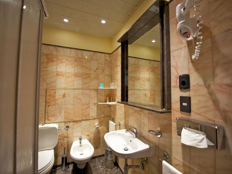 Hotel Photo 9