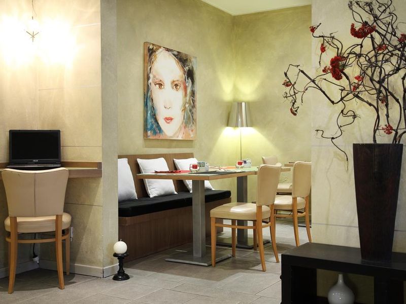 Hotel Photo 8