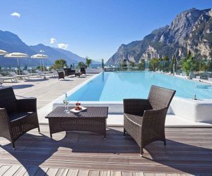 Hotel Kristal Palace - TonelliHotels Riva del Garda Italy
