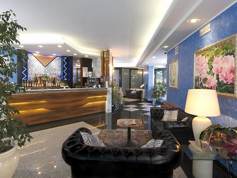 Hotel Photo 8