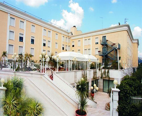 Hotel Photo 11