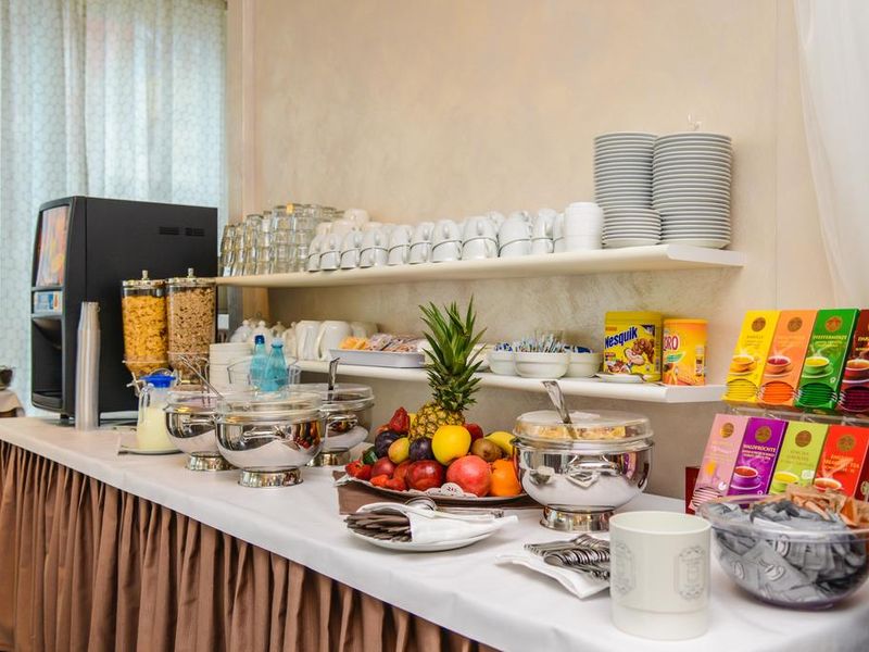 Hotel Photo 9