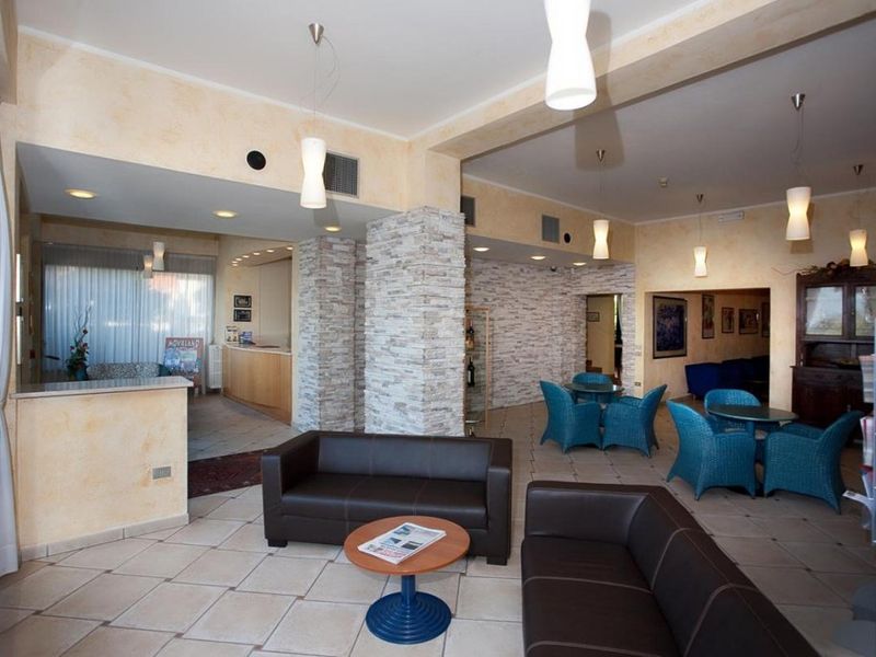 Hotel Photo 8