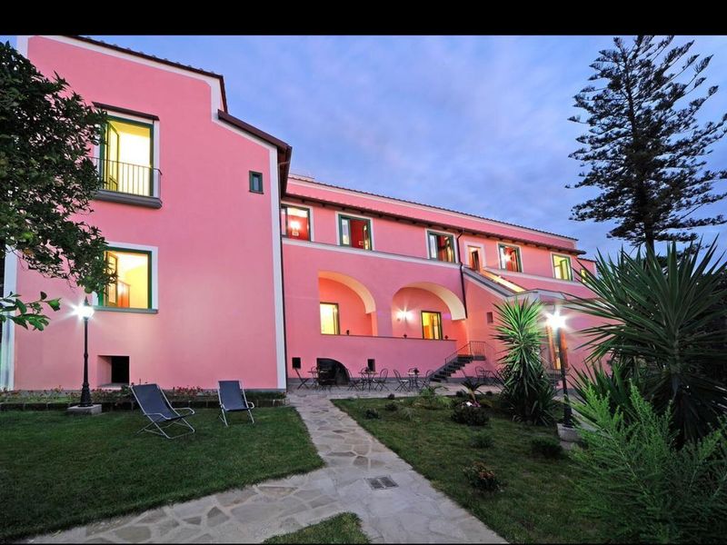 Hotel Photo 1