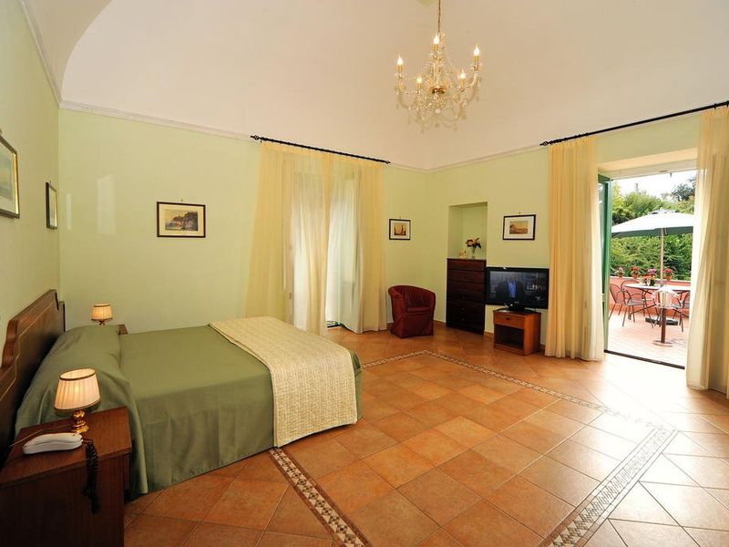 Hotel Photo 6