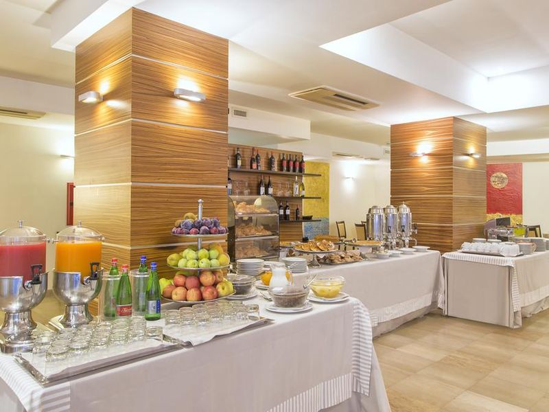 Hotel Photo 9
