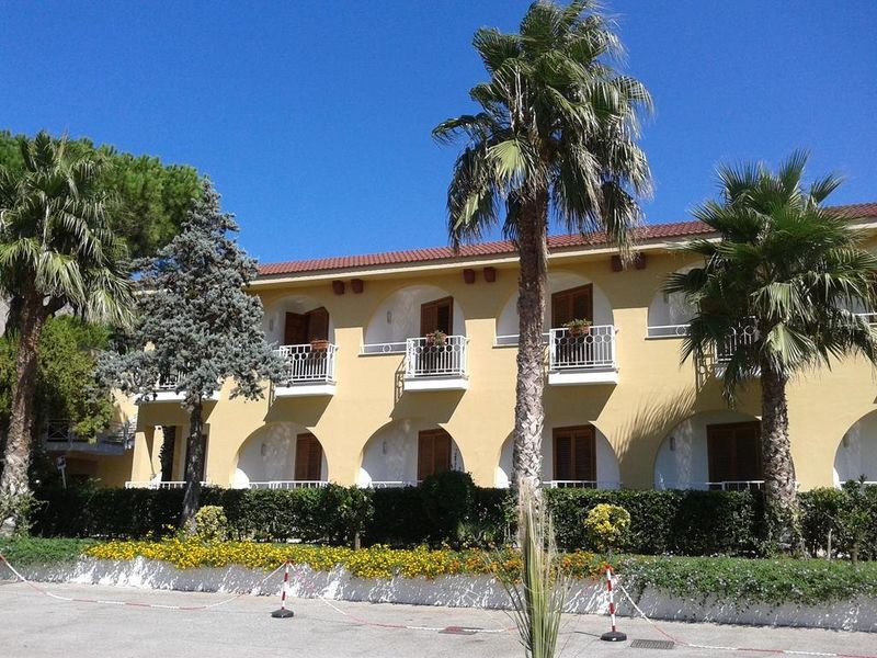 Hotel Photo 1