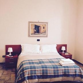NearBy Hotel