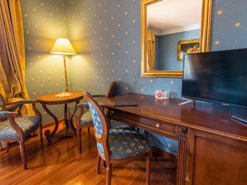 Hotel Photo 7