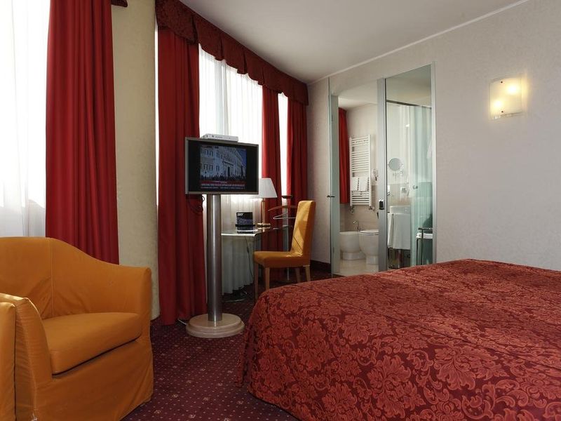Hotel Photo 5