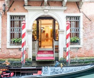Hotel Ai Reali - Small Luxury Hotels of the World Venice Italy