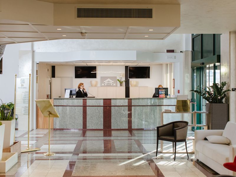 Hotel Photo 8