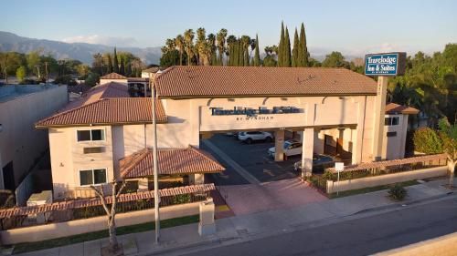 Photo of Travelodge Inn & Suites by Wyndham West Covina