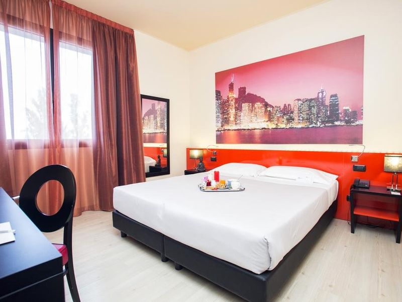 Hotel Photo 1
