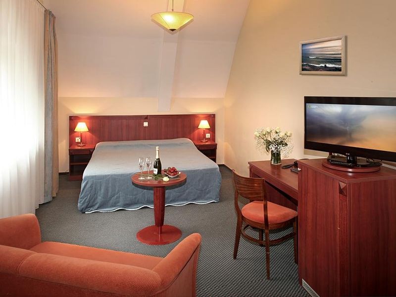 Hotel Photo 6