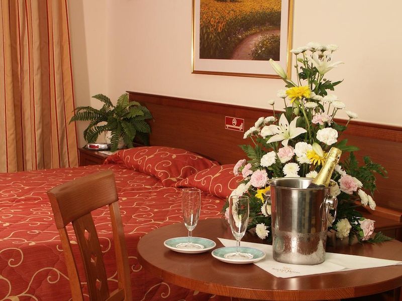 Hotel Photo 12