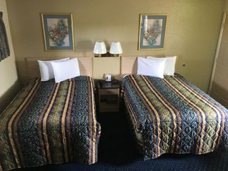 Hotel pic Budget Inn - Perrysburg