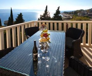 Apartments Villa WhiteHouse Omis Croatia