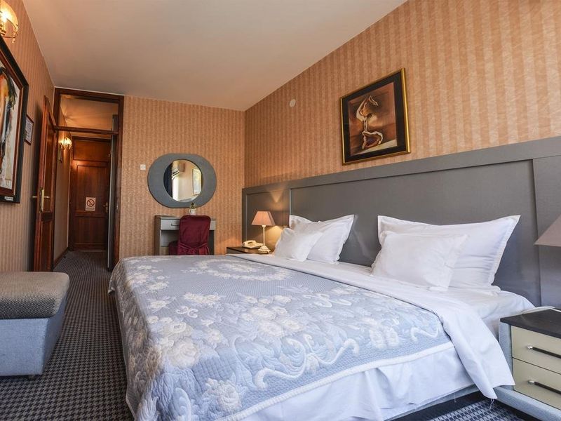 Hotel Photo 10