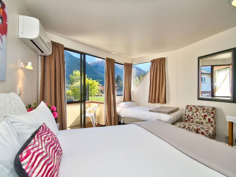 Melbourne Lodge
