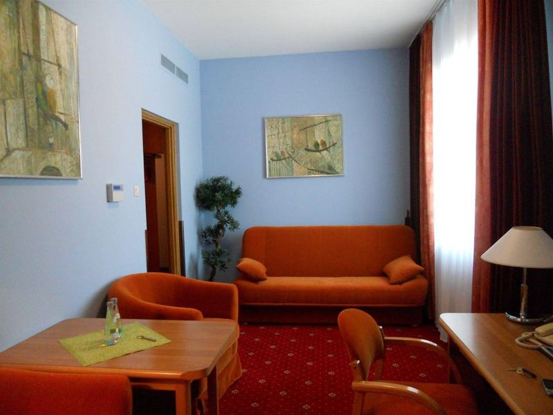 Hotel Photo 6