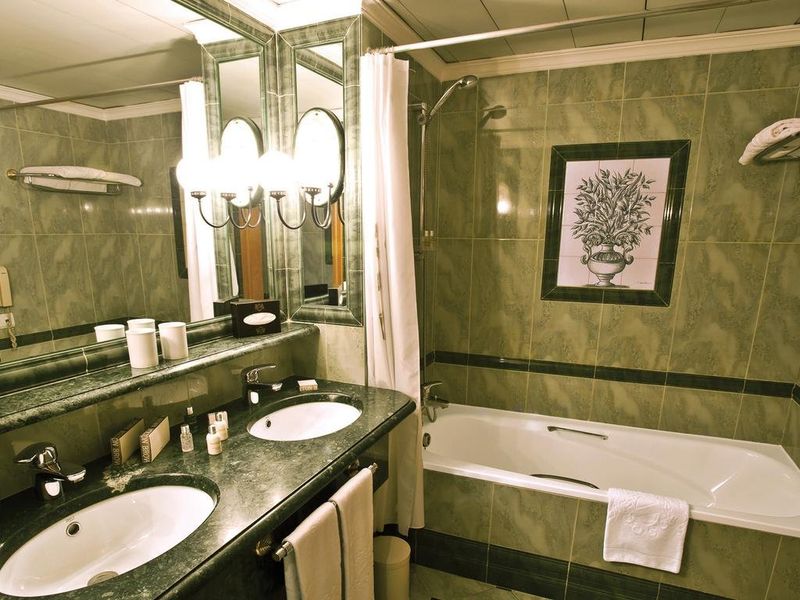 Hotel Photo 8