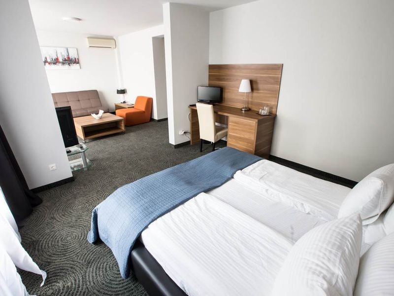 Hotel Photo 1
