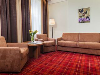 Best Western PLUS Centre Hotel  4*  (бывшая Октябрьская Лиговский корпус )