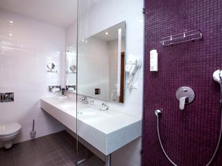 Best Western PLUS Centre Hotel  4*  (бывшая Октябрьская Лиговский корпус )