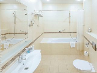 Астон Отель