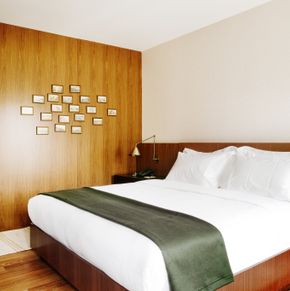 NearBy Hotel