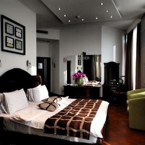 NearBy Hotel