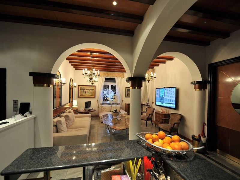 Hotel Photo 12