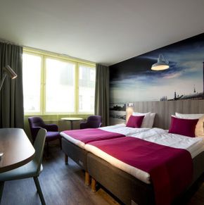 NearBy Hotel