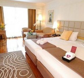NearBy Hotel