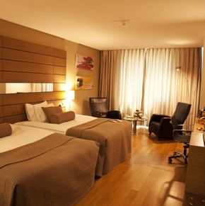 NearBy Hotel