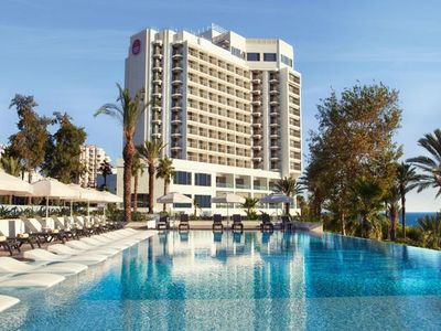 Akra Hotel