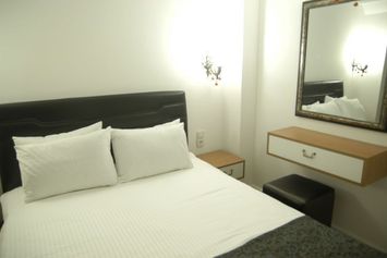 Jakaranda Hotel
