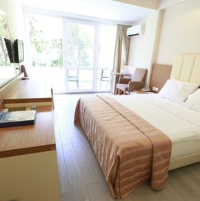 NearBy Hotel