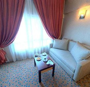 NearBy Hotel