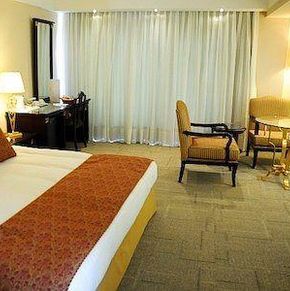 NearBy Hotel