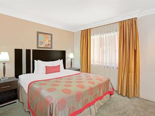 Ramada by Wyndham Los Angeles/Downtown West