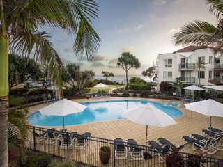 Фото отеля Golden Riviera Absolute Beachfront Resort