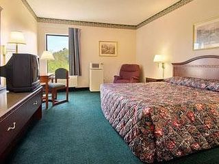 Hotel pic Days Inn & Suites by Wyndham Louisville SW
