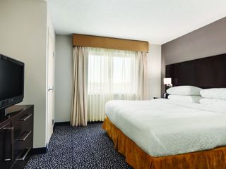 Фото отеля Embassy Suites by Hilton Louisville East