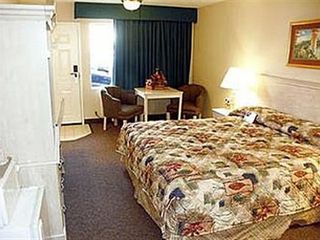 Tropicana Inn & Suites