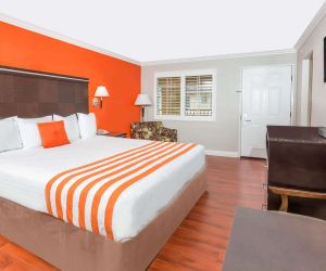 Howard Johnson by Wyndham Orange Hotel & Suites Orange United States