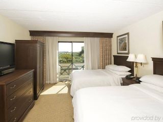 Hotel pic Embassy Suites by Hilton Philadelphia Airport
