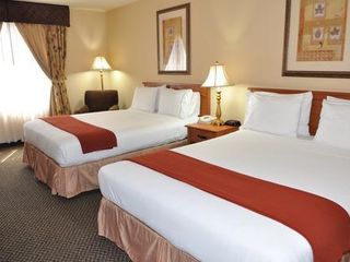 Фото отеля Holiday Inn Express Las Vegas-Nellis, an IHG Hotel